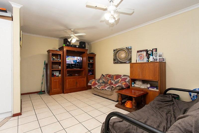 3 Bedroom Property for Sale in Peerless Park West Western Cape